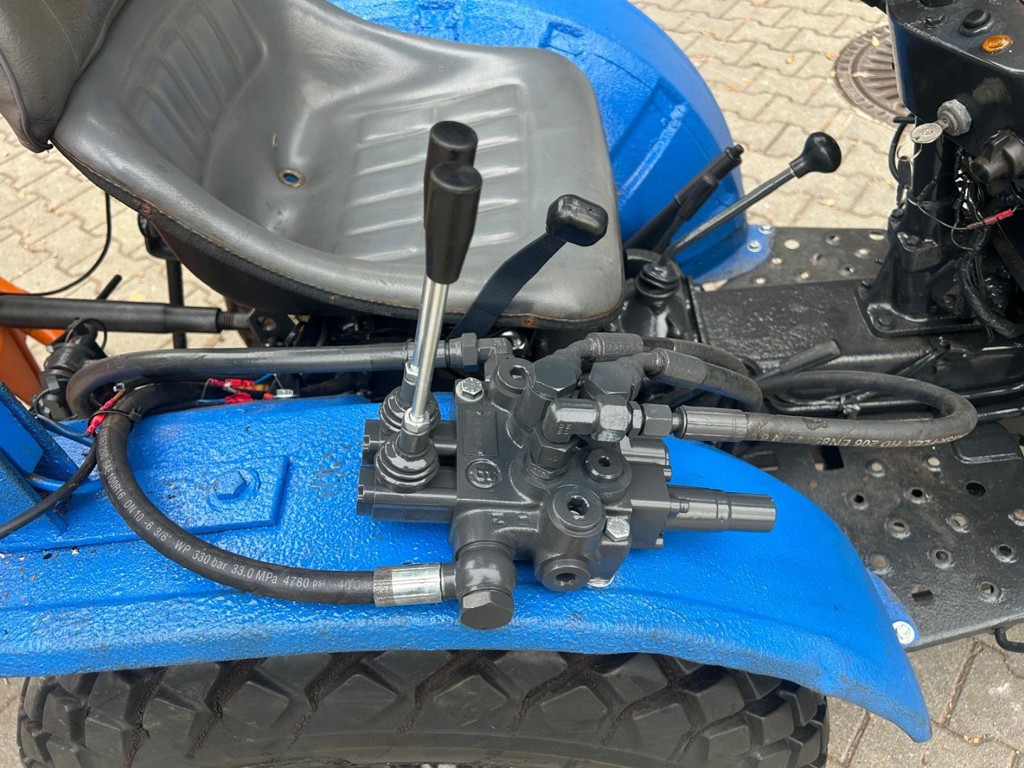 f8c4a256-0b9b-42dc-92de-2ec26f567ee8-WhatsApp Image 2025-10-03 at 08.jpg