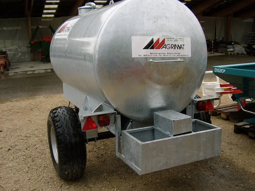 292128b1-d9c4-48e4-9f88-1080bfb38a1a-Agrimat tonne à eau 3100 (21).jpg