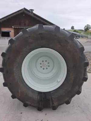 Reifen Satz 800/65R32 zu Steyr Case New Holland