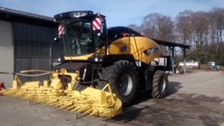 NEW HOLLAND FR 9060
