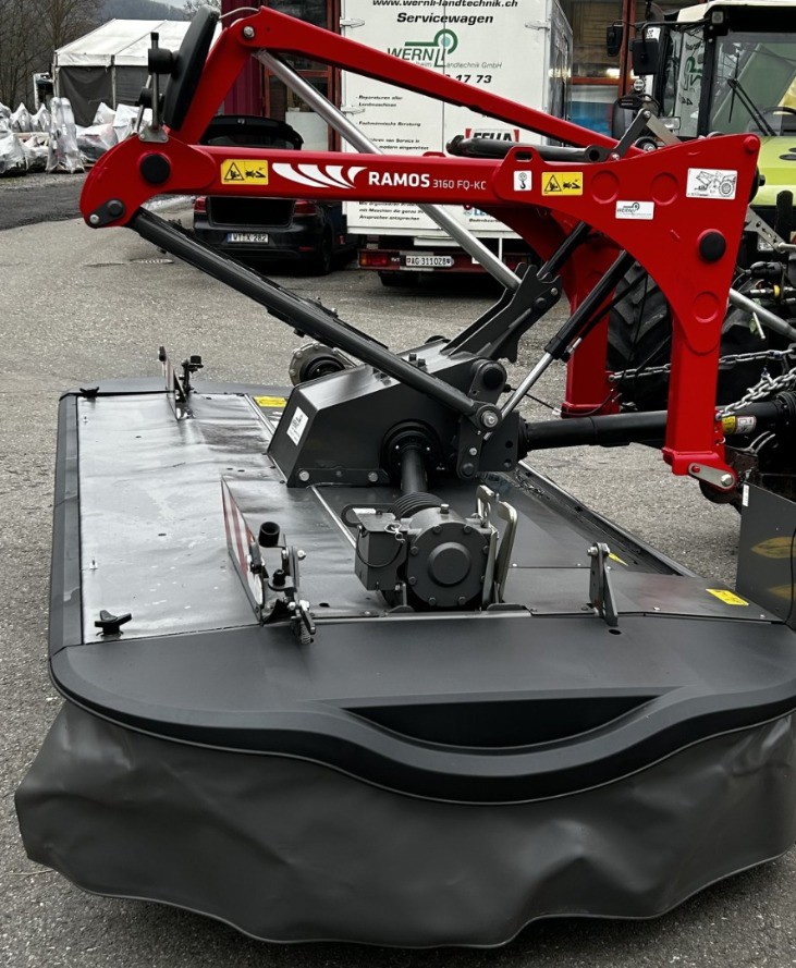 3d1a32ce-1666-4d41-9cb6-a7c2c9f04fd0-seitlich links komplett.jpg