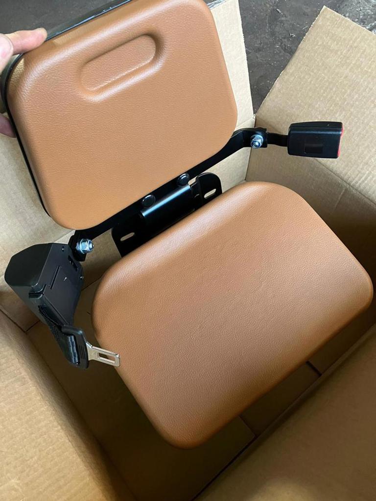 f0c620cd-2a91-42f6-9307-643c17bc5baa-Beifahrersitz 8.jpg