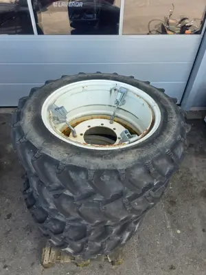 Roues doubles 300/95R46 et 270/95R32