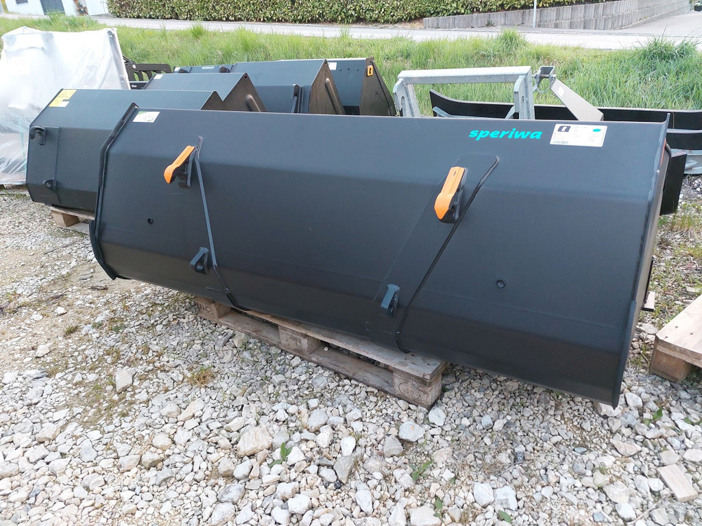 1fc7f5d9-0777-4e1e-8f93-95c714e24cdd-Quicke GM 215 (7).jpg