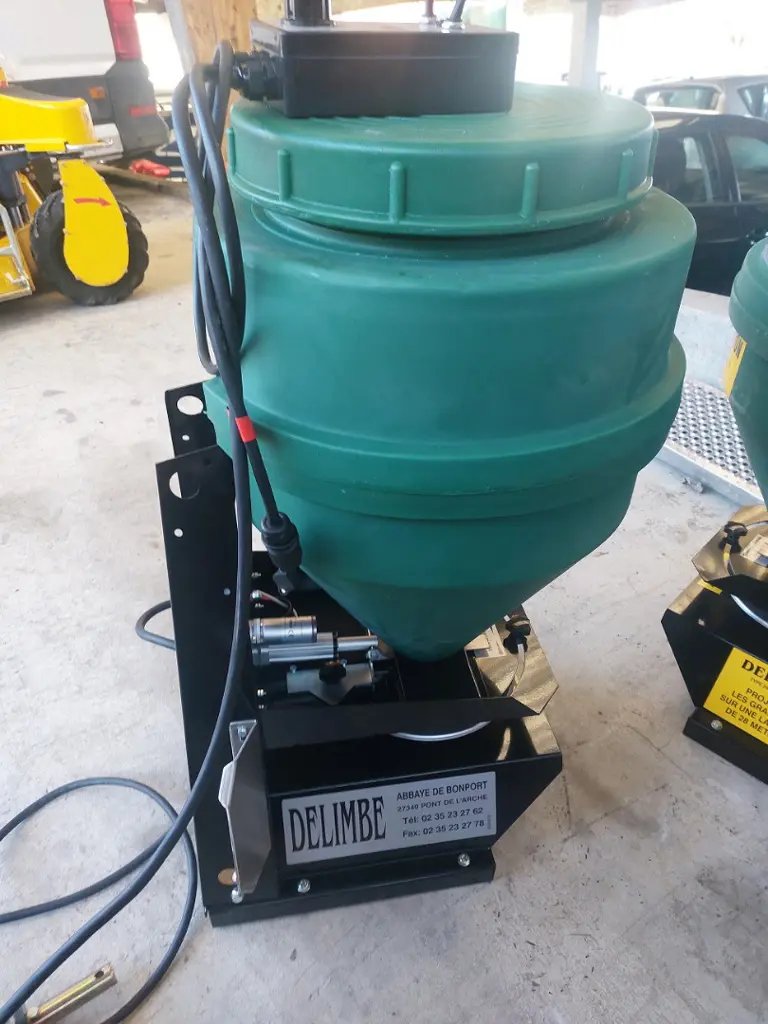 f720ae9c-6f42-4bf7-ad68-15fa4582246f-Delimbe T 28.3 70 litres (1).jpg