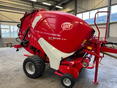 Presse à balles rondes Lely RP 445