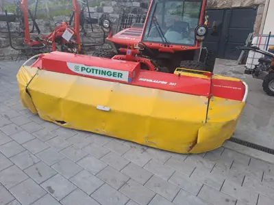 Pöttinger Frontscheibenmähwerk 261B
