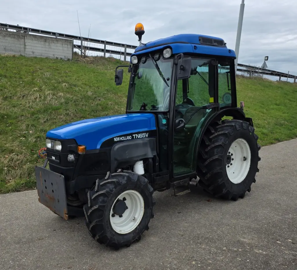 New Holland TN 65V