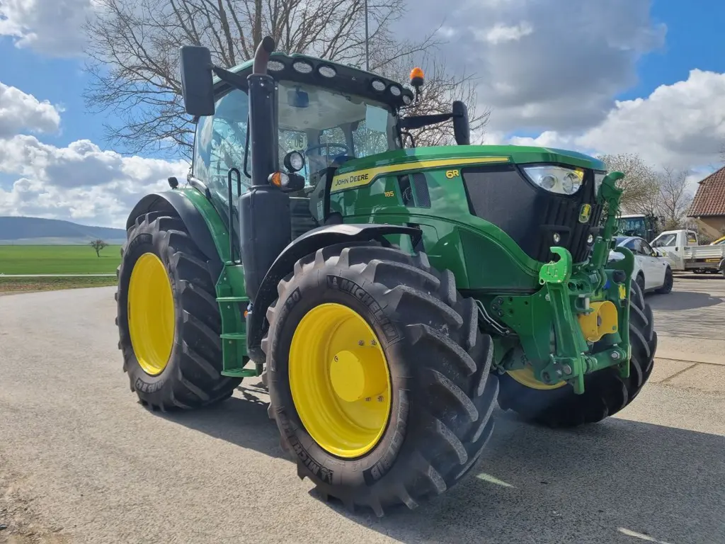 8cb8e0c7-e43b-4f97-a7fa-a3a500a2e9f2-vo re.jpg