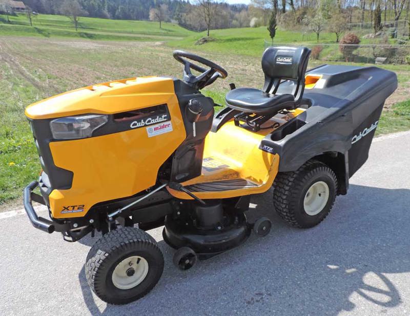 23c91868-27bf-4f99-99ae-fdfb49c2d17f-23303-Cub-Dadet-Rasentraktor-XT2-PR95(2).jpg
