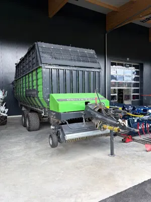 Autochargeuse Deutz-Fahr