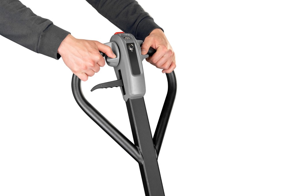 5eca66a0-9ee1-4057-916f-863811adb0ef-ECH 12C+15C_Deichsel-Bedienung_2021-2.jpg