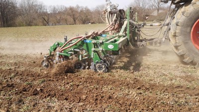 M.O.M Strip-Till mit Gülleinjektion oder Dünger
