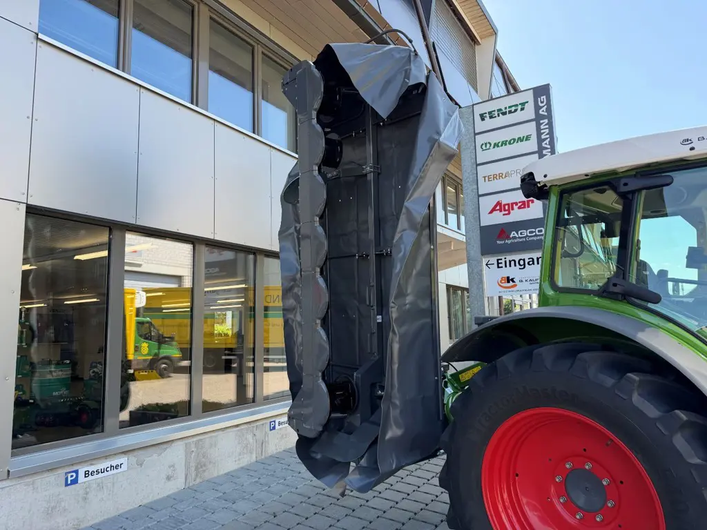 c033fed6-8925-4c11-8f3f-57fa7bde89db-Fendt Slicer 2870 ISL_5.jpg