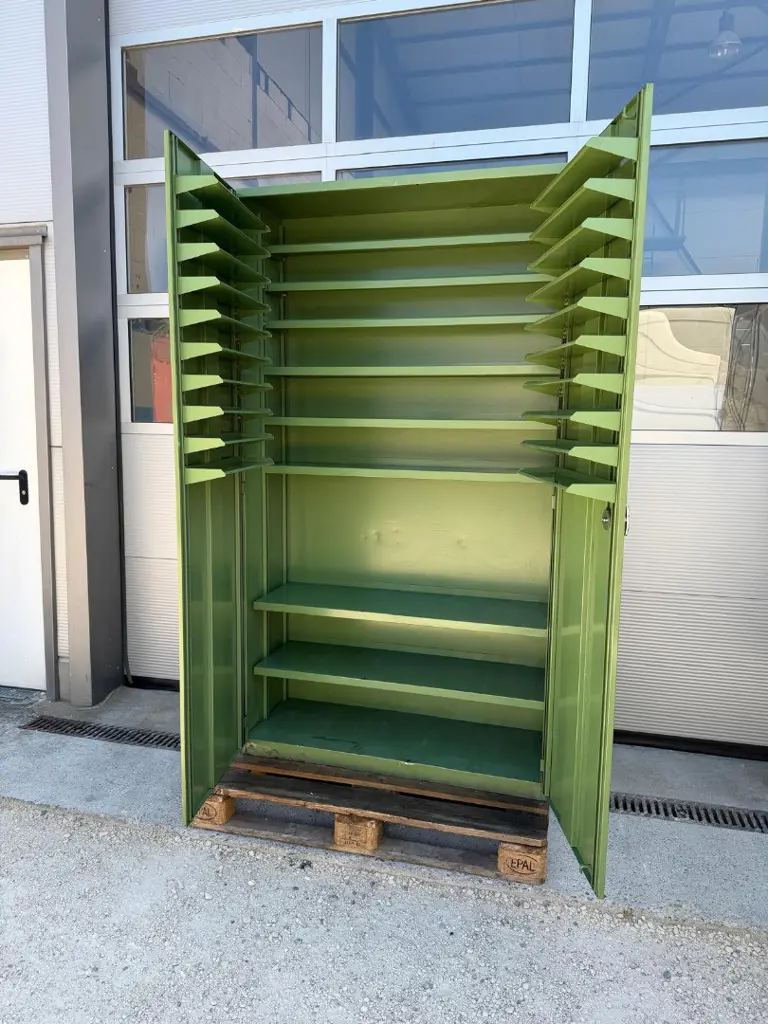 de1ff9da-f4d6-4d0e-804e-abb37e2e9ce1-14_Metallschrank_Kleinteillager_02.jpg