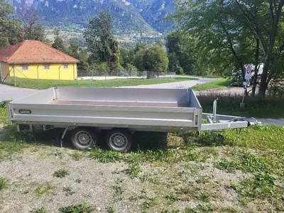 Anhänger mit Auffahrrampen 3.5t