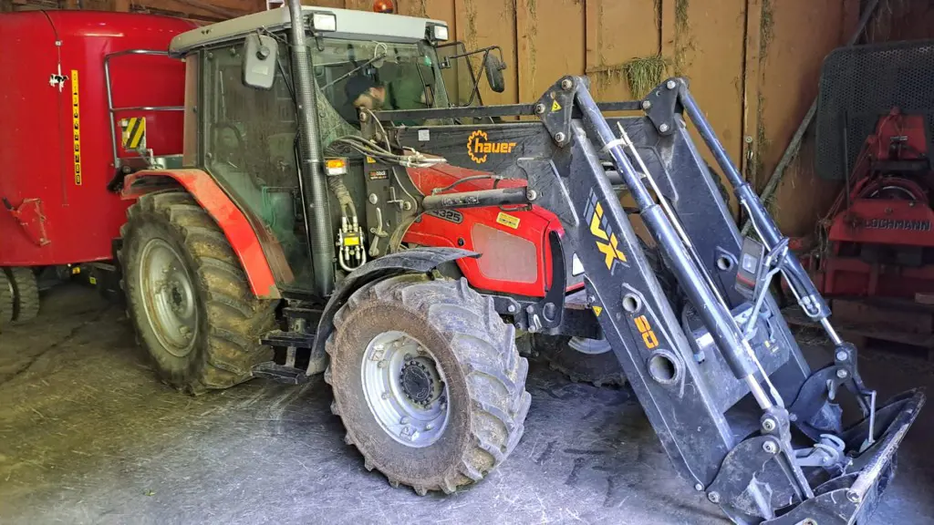 Massey Ferguson 4325