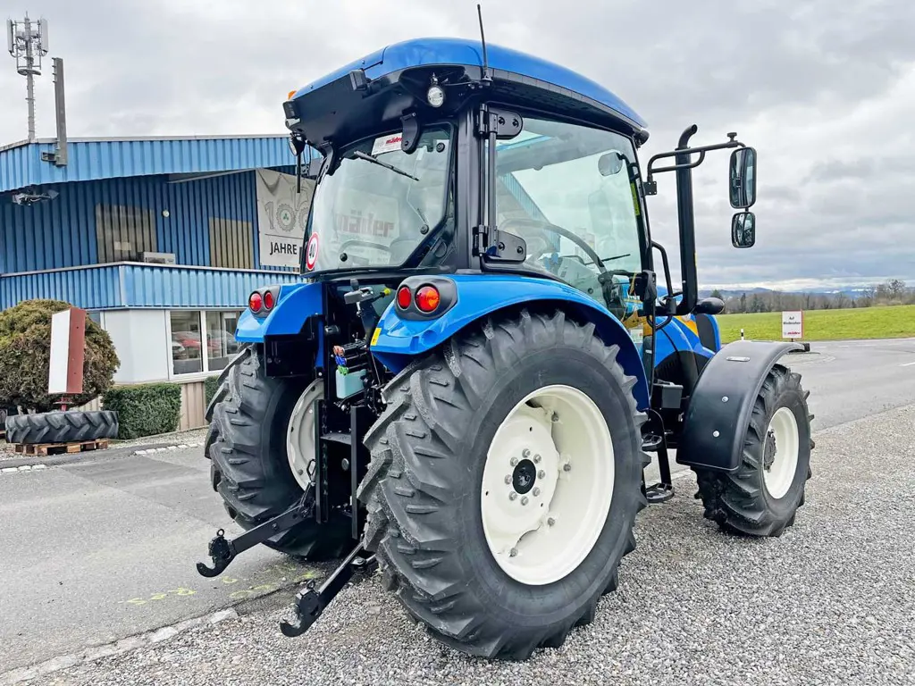 591b6b56-b32d-4cd4-9b1c-f34ec9a7fdc6-35873-New-Holland-Traktor-T-4.jpg