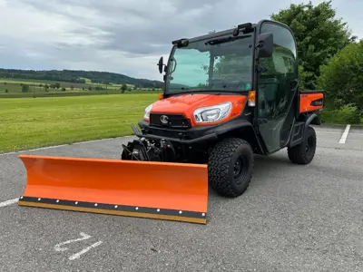 KUBOTA RTV-X 1110 mit Cabine, Front Hydraulisch, Schneepflug, Brücke