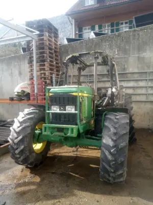 John Deere 6110