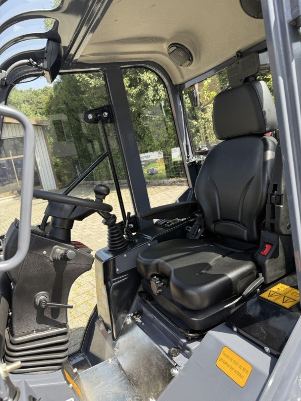 82ee38a0-6c59-4540-b2db-0322ef5b3f01-01 Kabine 02.jpg