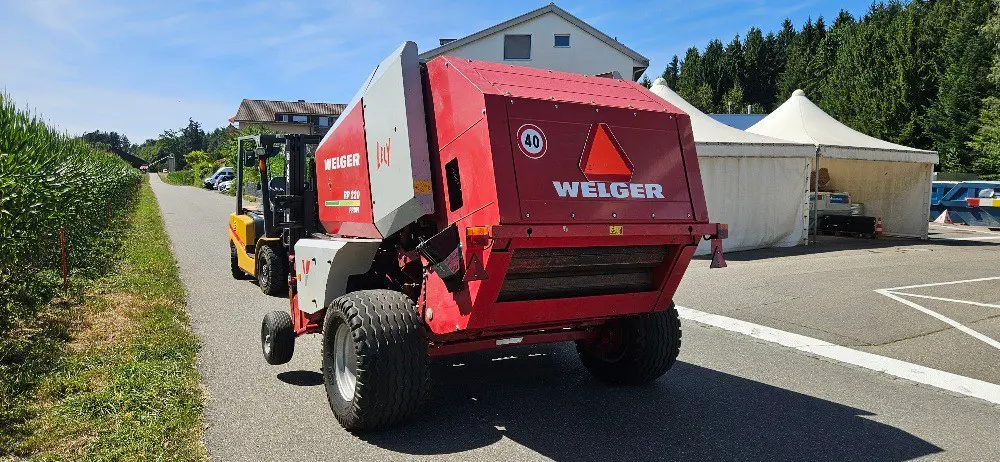 29443aa0-e135-453c-8572-09a3290d218b-220 hinten (2).jpg