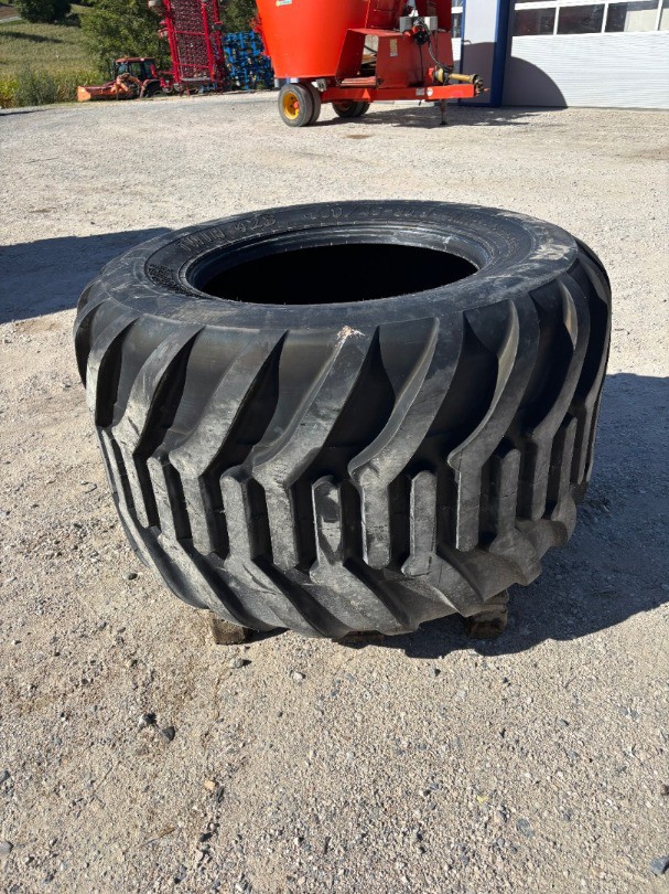 a7e59a49-b2bb-4564-b8ab-8f684a407f17-Pneu 800-45-30.5 Trelleborg Twin 423_2.jpg