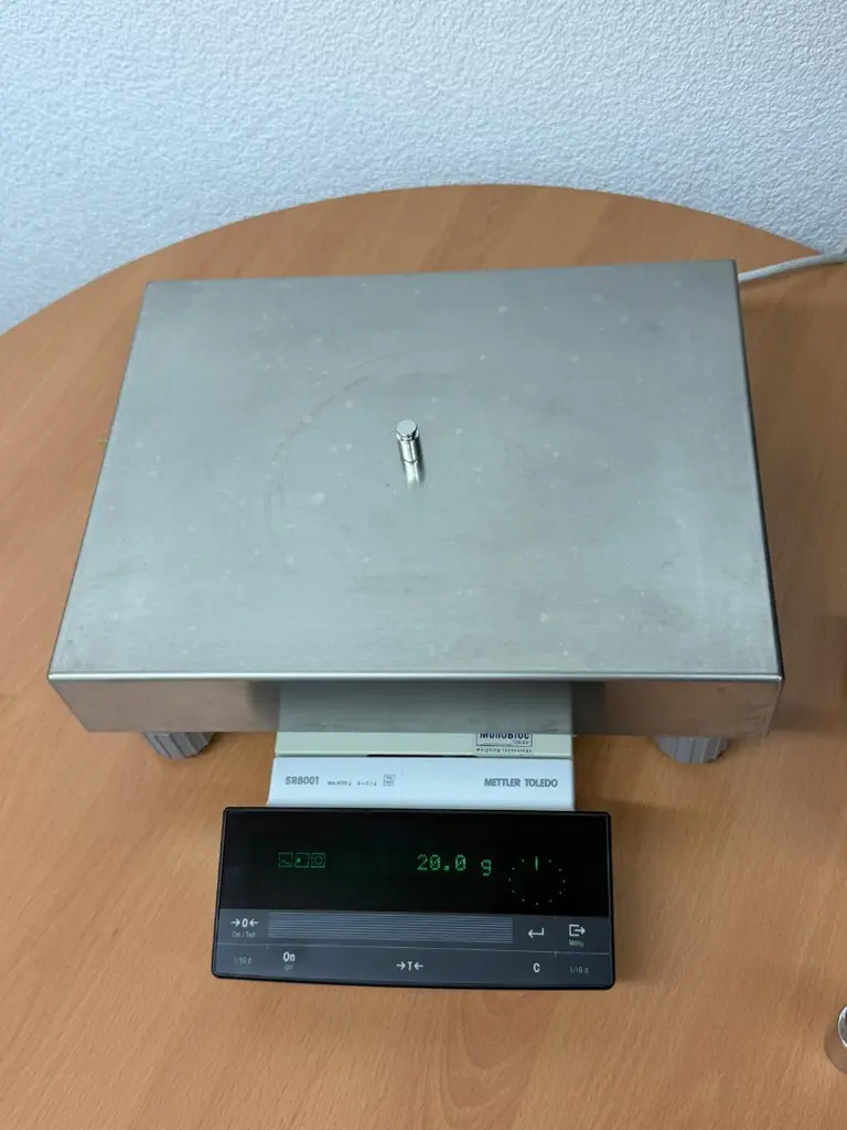 c3985d99-2d5e-4a11-b078-42870291056d-Mettler_Toledo_Präzisionswaage_SR8001_07.jpg