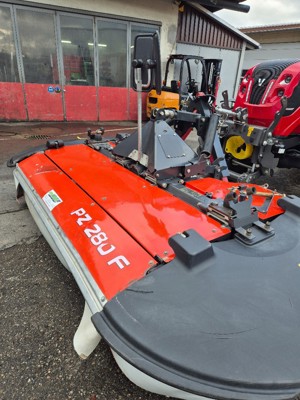 Frontmähwerk KUHN PZ280F