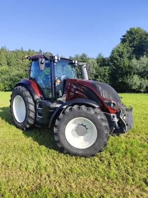 Traktor Valtra T174EV