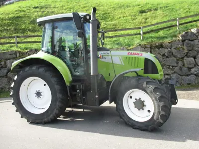 6 Zylinder Traktor