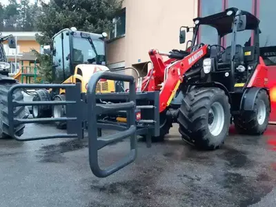 Hoflader Hoftrac Manitou Knicklader Kompaktlader Hofschlepper Pneulader