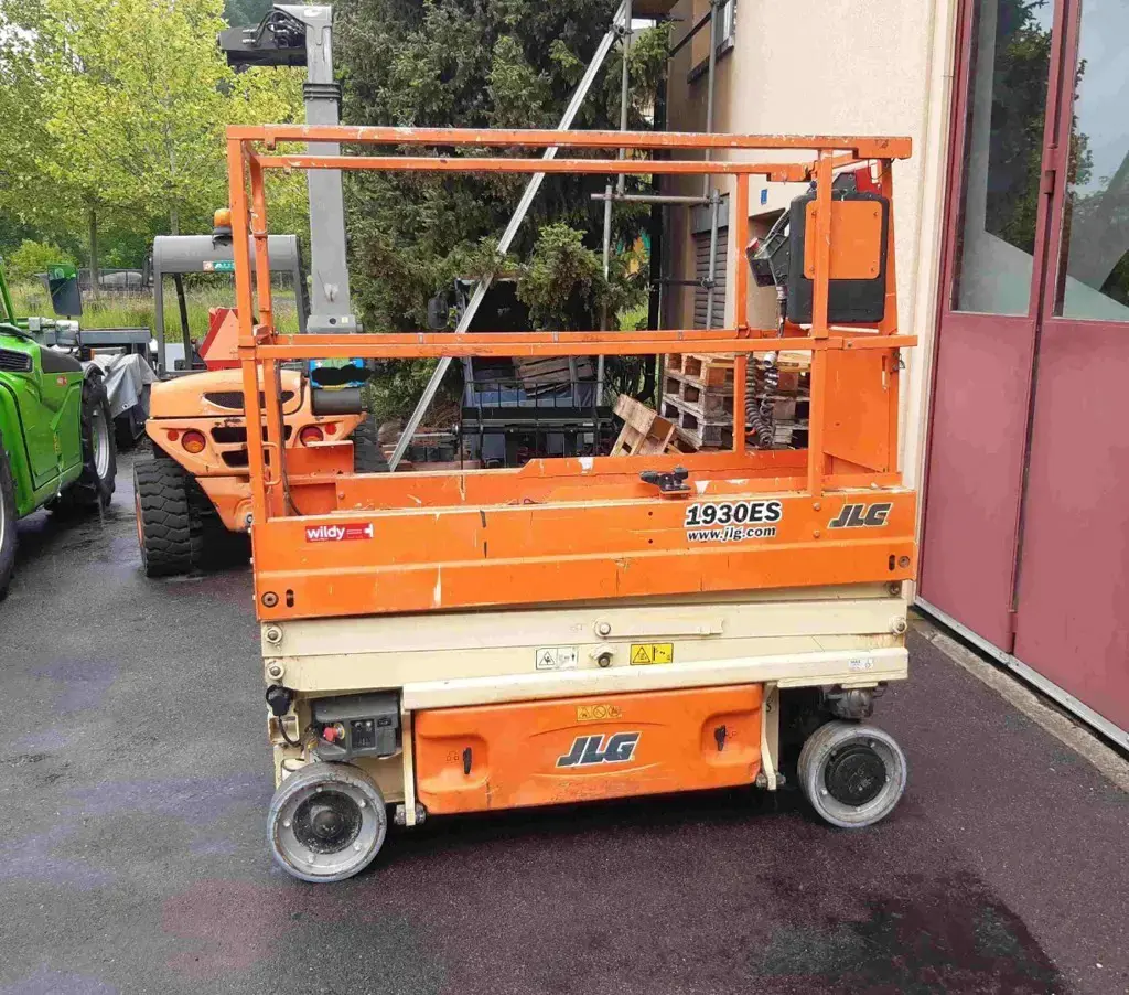 Hebebühne Hubarbeitsbühne Skyworker JLG Schere