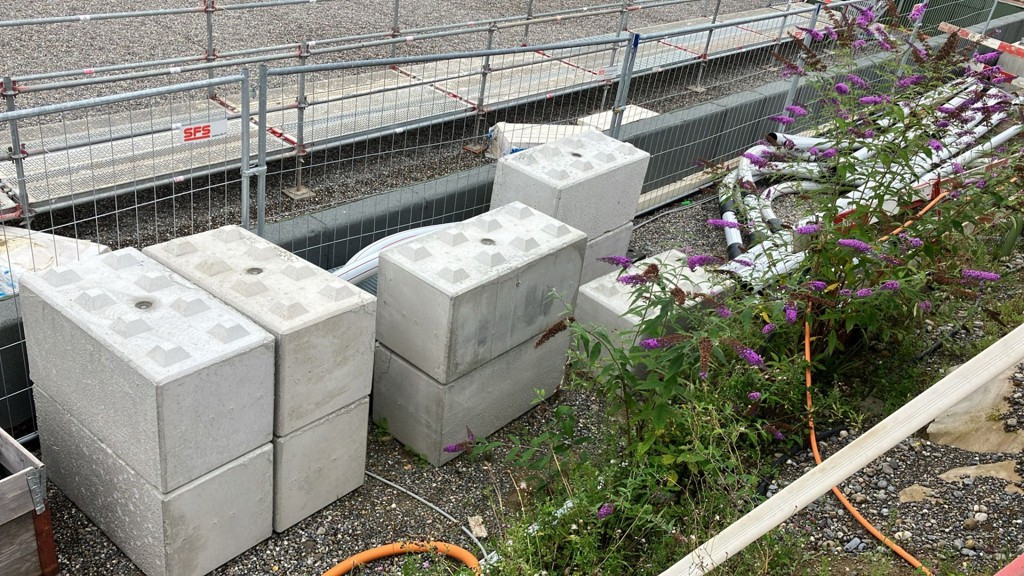 Betonblöcke 1200x600x600mm und 600x600x600mm