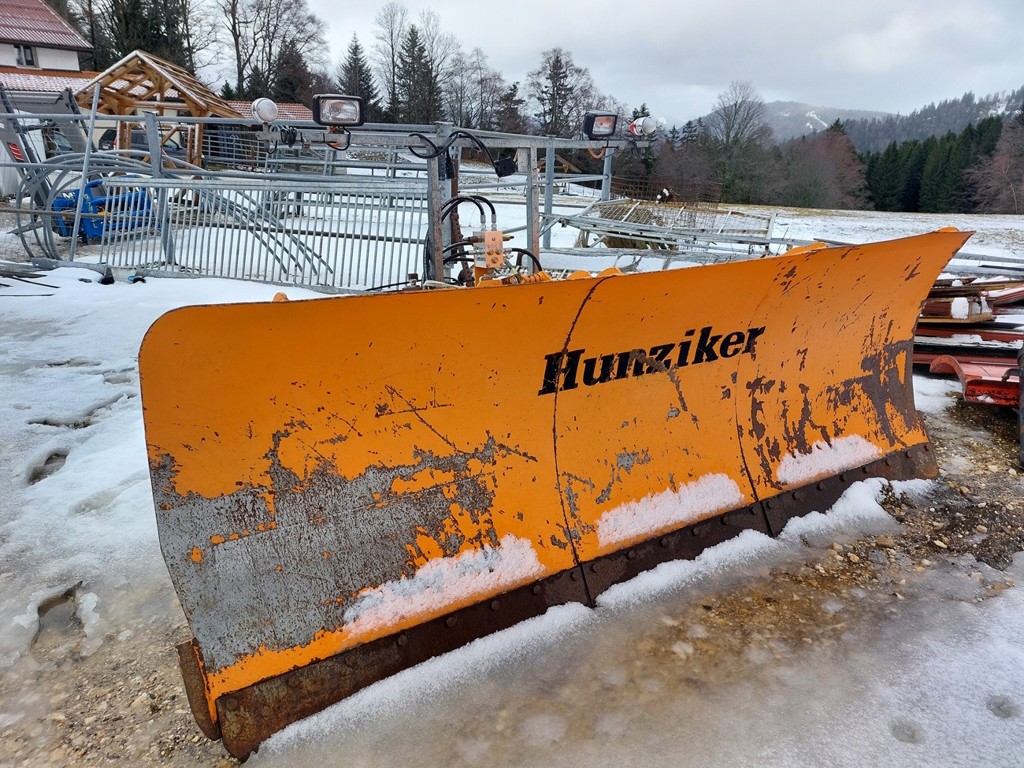 c11830a0-5ce8-4b83-9fa5-8b177855b320-Hunziker Jufer (4).jpg