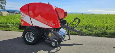 Bergrundballenpresse