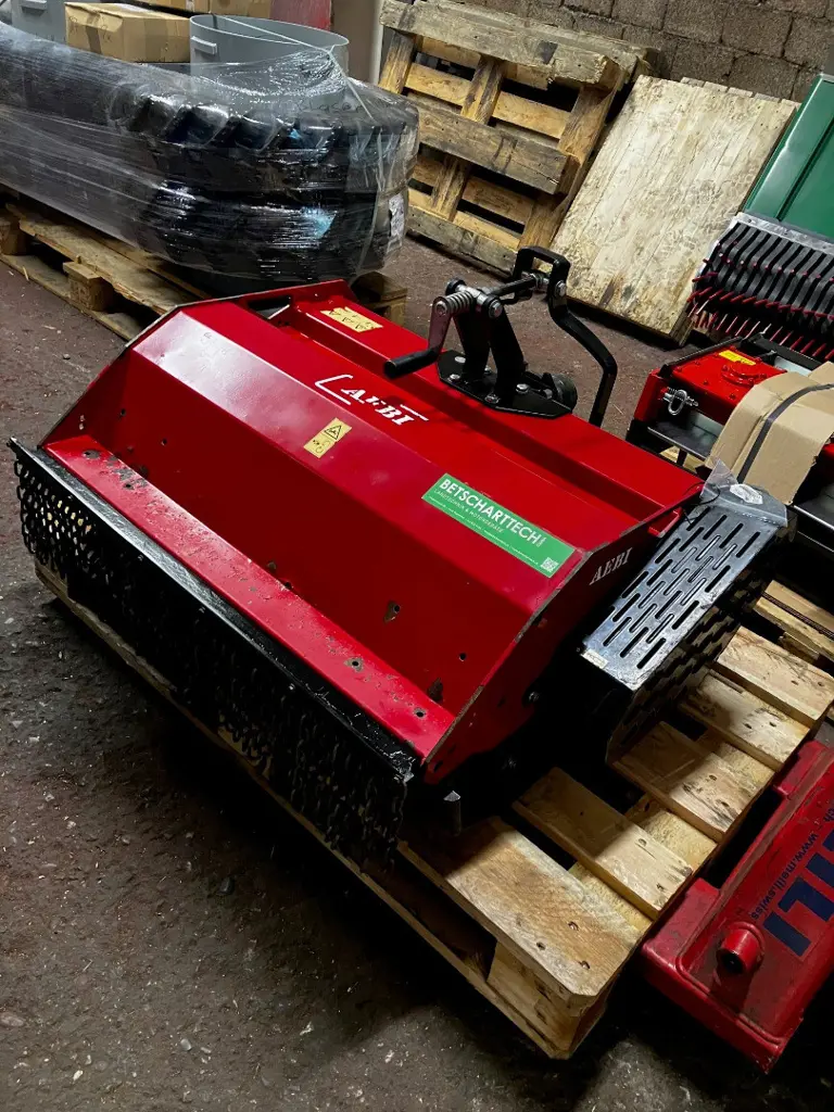 ea26bd8e-dfb2-46fa-b20c-9aa06dfc2b09-mulcher1.jpg