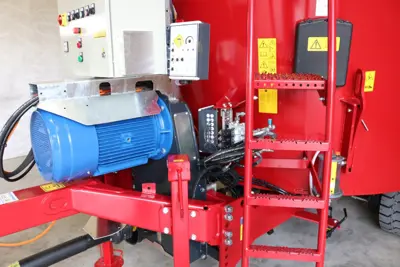 Elektroantrieb für Futtermischwagen Kurmann Hybrid