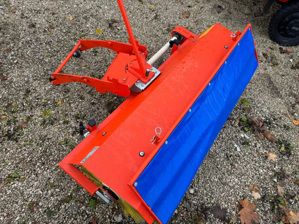 Brosse pour tracteur à gazon Husqvarna