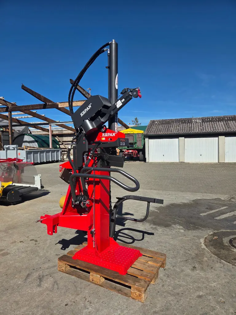 Holzspalter Krpan CV18K mit Funkseilwinde