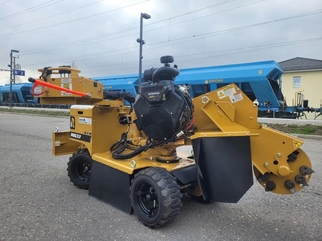 Wurzelstockfräse/rogneuse à souches RAYCO RG37 4x4