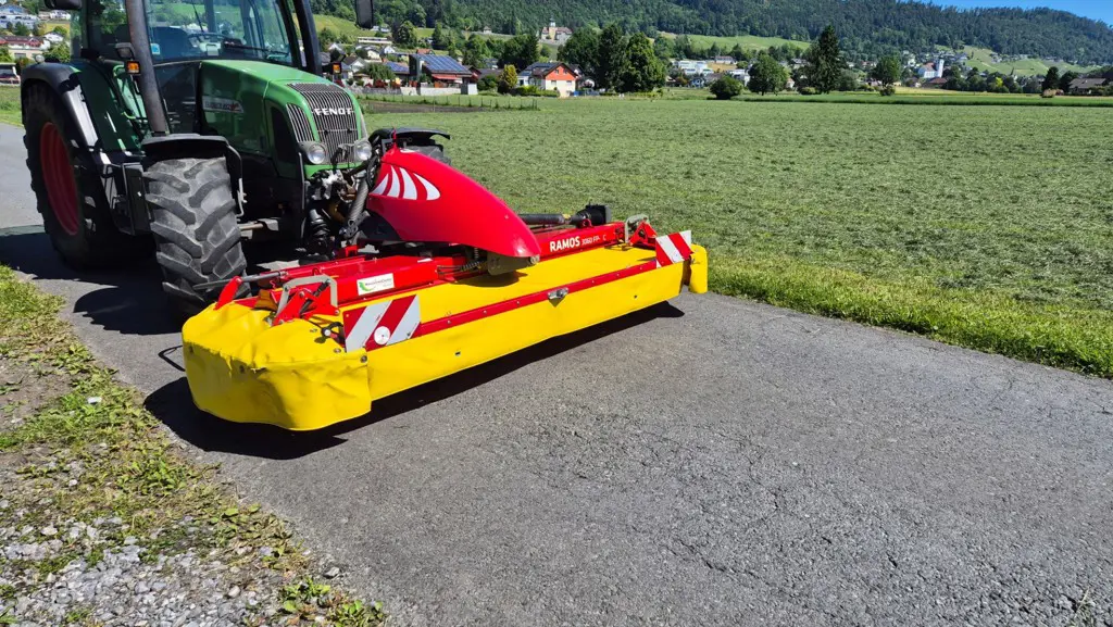 Fella Frontscheibenmähwerk mit Aufbereiter