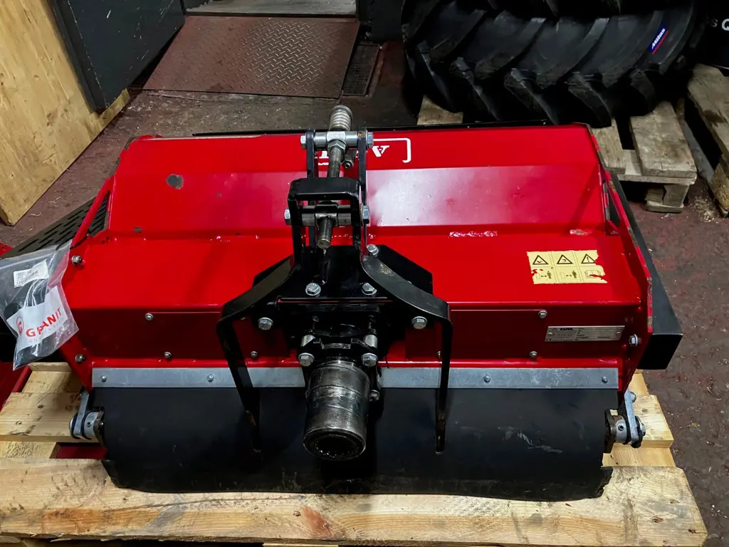 f49a1a87-9c0d-489c-aff9-1533bf569c67-mulcher3.jpg