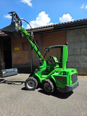 Hoflader Avant 530