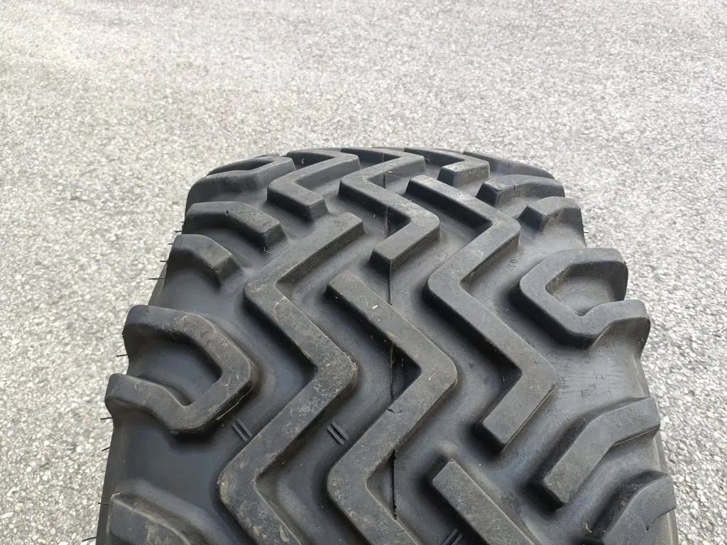 Reifen 440/50R17