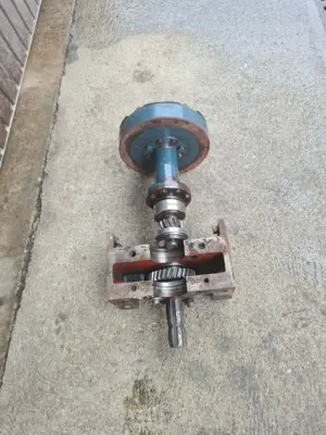 Zapfwellengetriebe zu Polytrac 40 RS