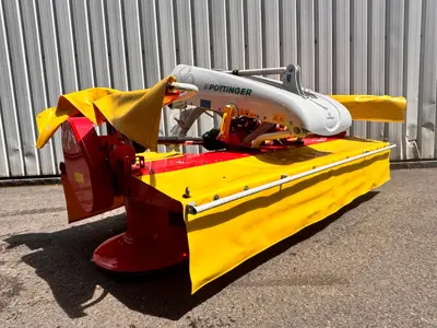 Pöttinger Trommel-Frontmähwerk Alpha Motion