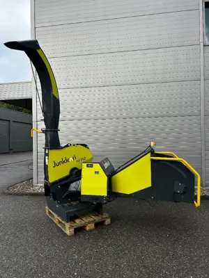 Déchiqueteuse de branche JUNKKARI HJ 252 GT