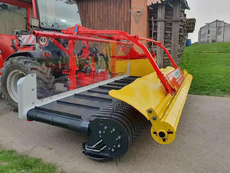 Pöttinger Mergento F 4010 Alpin Bandschwader