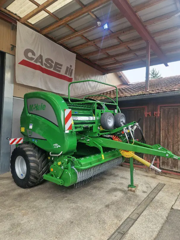 McHale F5-550 Rundballenpresse mit Festkammer - Demomaschine